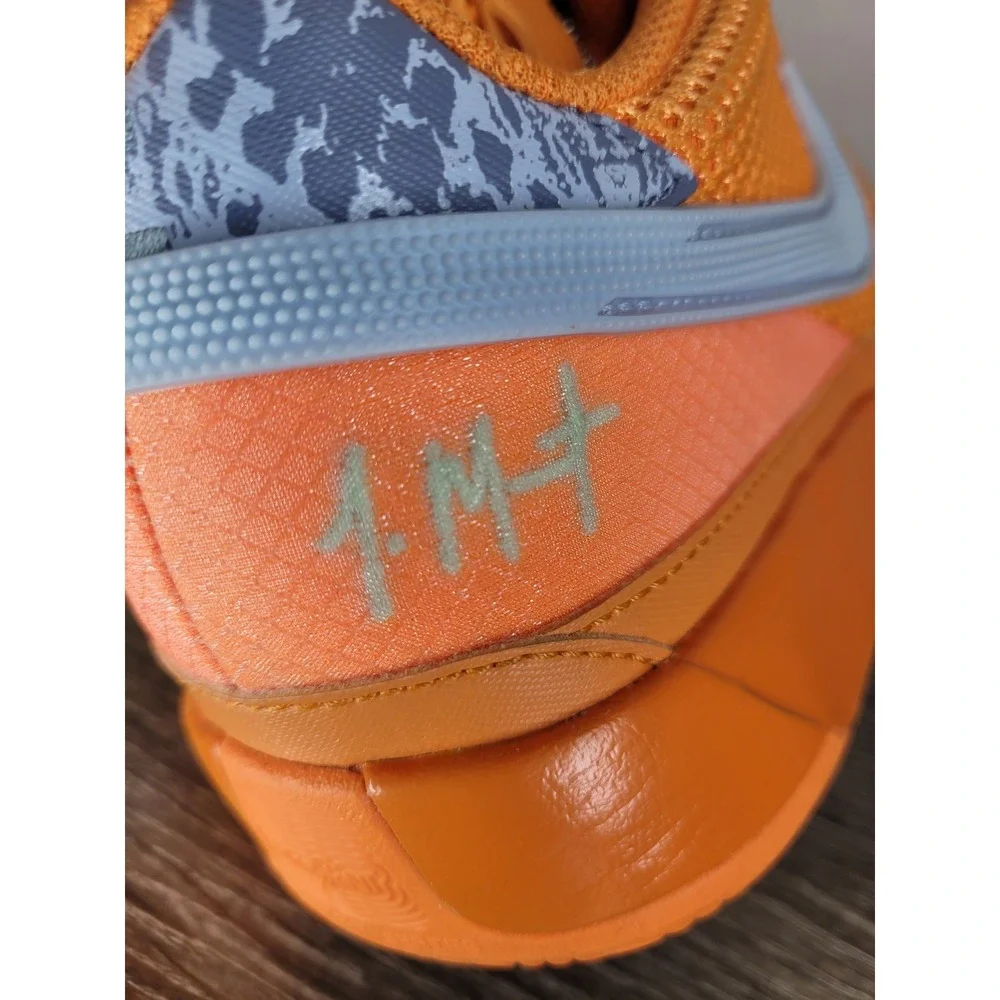 Nike ja mismatched